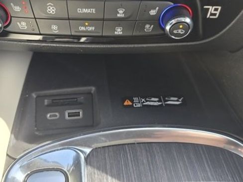 Used 2023 Buick Enclave Avenir w/ Avenir Technology Package image 23