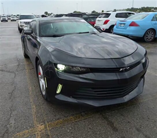 Used 2017 Chevrolet Camaro LT RWD image 1