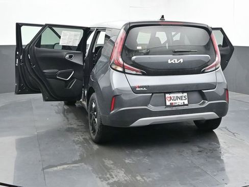 Used 2025 Kia Soul LX w/ LX Technology Package FWD image 35