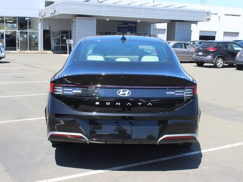 New 2026 Hyundai Sonata SEL FWD image 8