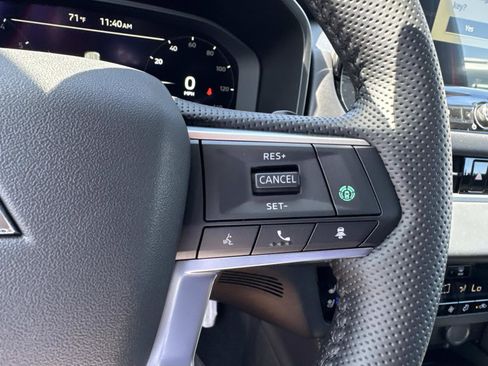 New 2025 Mitsubishi Outlander SEL image 19