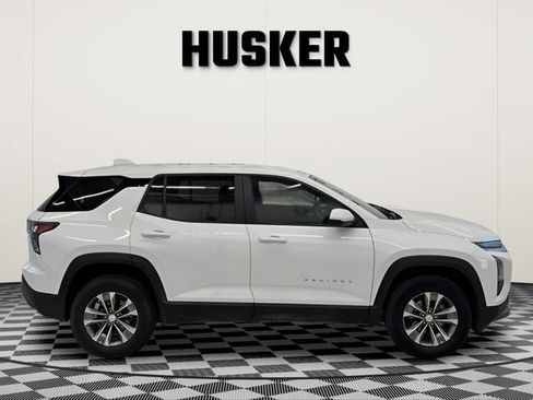 Certified 2025 Chevrolet Equinox LT AWD/4WD image 2