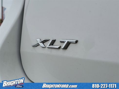 Used 2024 Ford Explorer XLT image 5