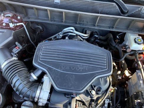 Used 2018 GMC Acadia Denali FWD image 31