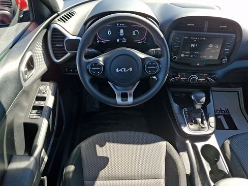 Used 2023 Kia Soul LX FWD image 12