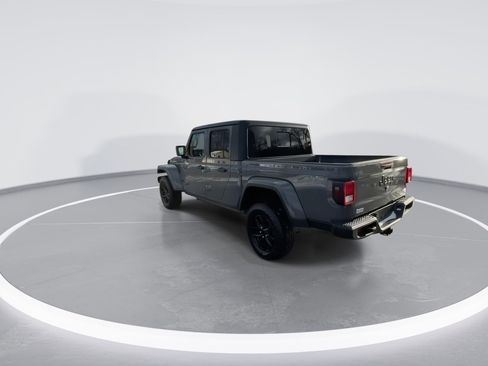 Used 2022 Jeep Gladiator Sport image 6