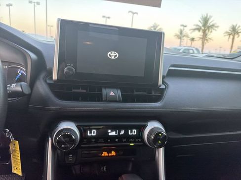Certified 2025 Toyota RAV4 LE AWD/4WD image 18