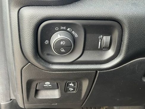 Used 2020 RAM 1500 Lone Star RWD image 16