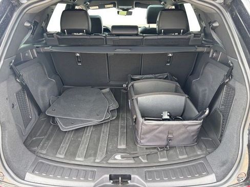 Used 2025 Land Rover Discovery Sport Dynamic SE AWD/4WD image 18