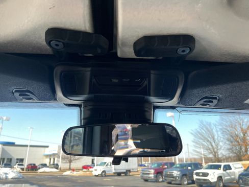 Used 2025 Jeep Wrangler Willys image 24