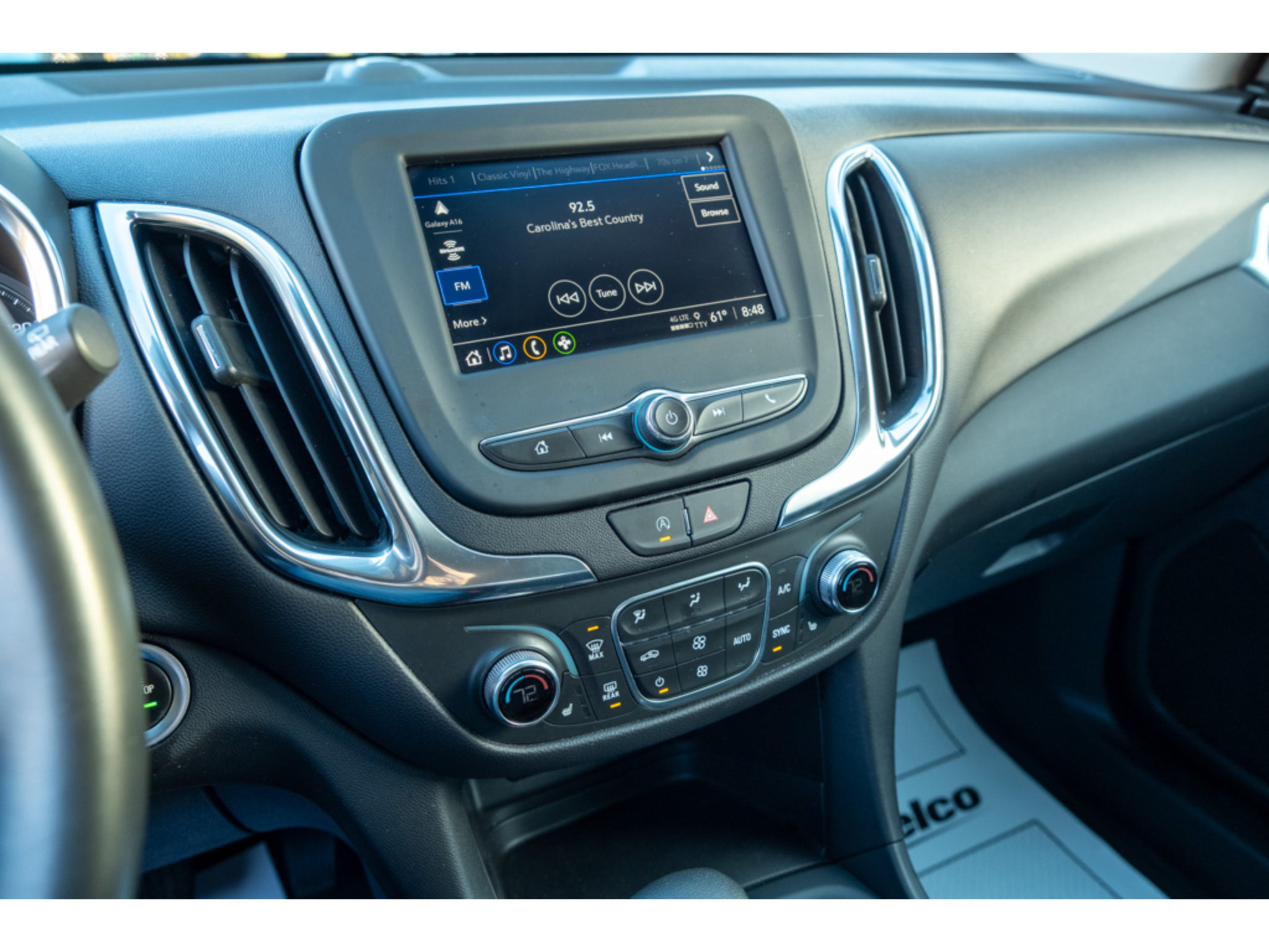 Used 2024 Chevrolet Equinox LT FWD image 23