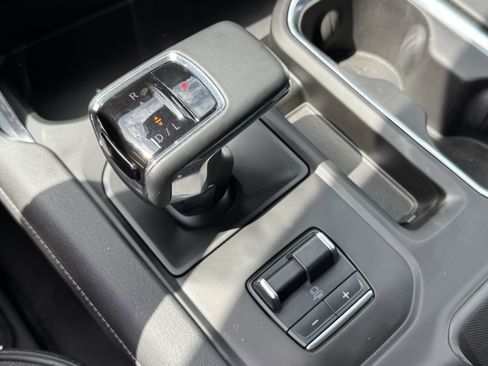 Used 2025 GMC Sierra 1500 Denali w/ Technology Package AWD/4WD image 19