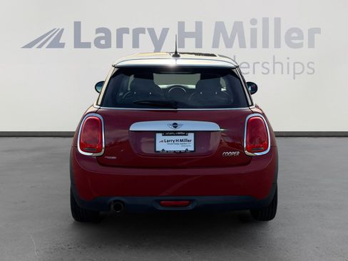 Used 2015 MINI Cooper 2-Door Hardtop image 5