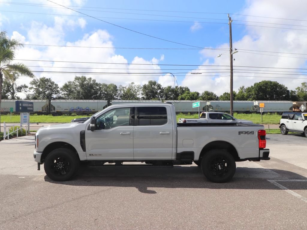 New 2026 Ford F250 Lariat w/ Black Appearance Package AWD/4WD image 9