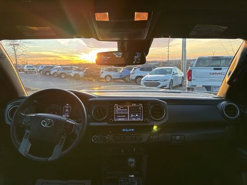 Used 2023 Toyota Tacoma TRD Sport image 25