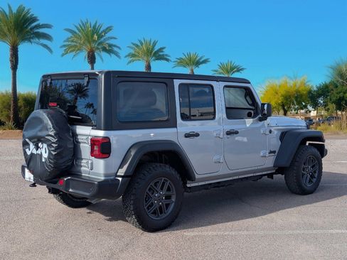 Used 2024 Jeep Wrangler Sport S image 5