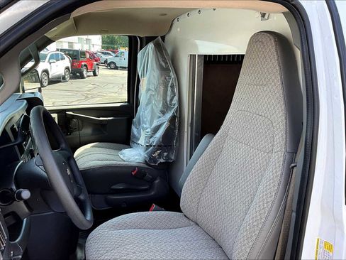 New 2025 Chevrolet Express 3500 w/ Power Convenience Package image 11
