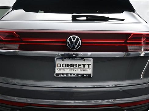 New 2026 Volkswagen Atlas Cross Sport SE image 14