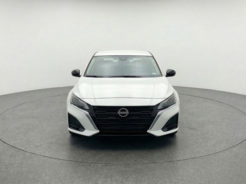 Used 2025 Nissan Altima 2.5 SV image 1