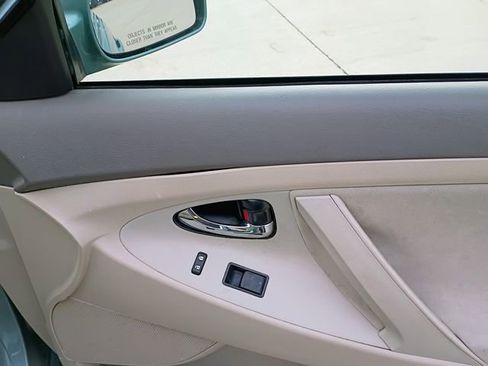 Used 2009 Toyota Camry LE image 9