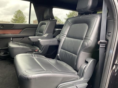 Used 2024 Lincoln Navigator L 4WD image 8