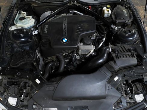 Used 2013 BMW Z4 sDrive28i image 8