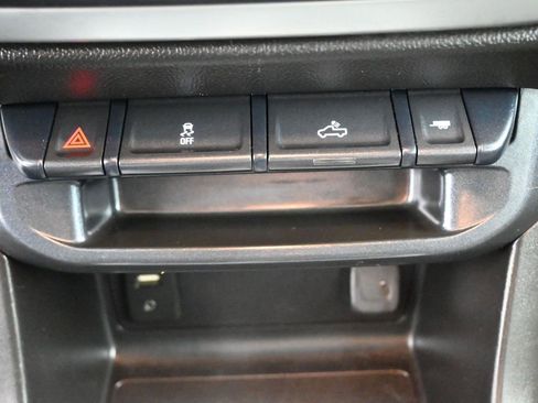 Used 2017 Chevrolet Colorado LT w/ LT Convenience Package image 4