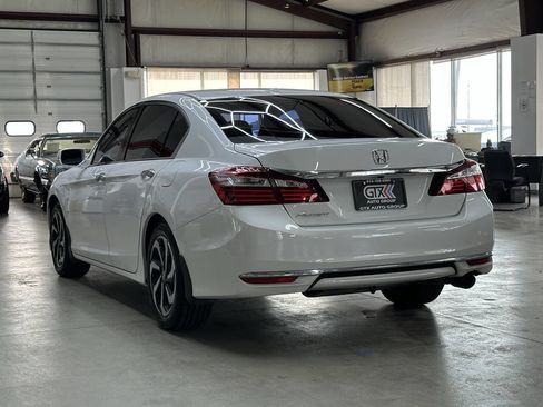 Used 2016 Honda Accord EX image 4