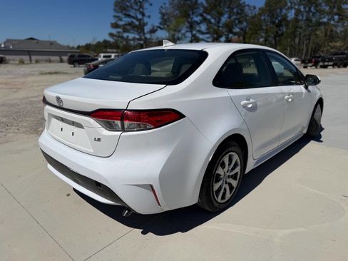 Used 2021 Toyota Corolla LE w/ Carpet Mat Package (TMS) FWD image 4
