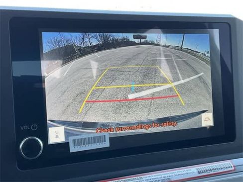 Certified 2025 Toyota Tacoma SR5 image 22