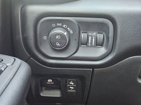 New 2026 RAM 1500 4x4 Crew Cab image 25