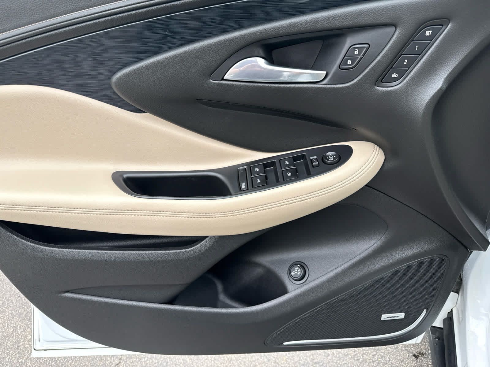 Used 2017 Buick Envision Premium AWD/4WD image 10