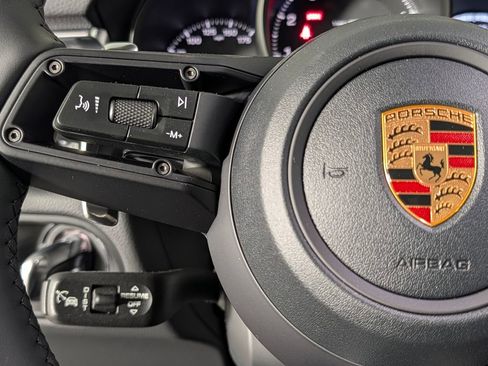 New 2026 Porsche Macan image 37