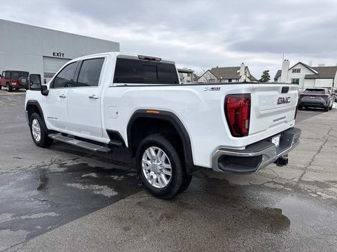 Used 2022 GMC Sierra 2500 SLT w/ SLT Premium Package image 2