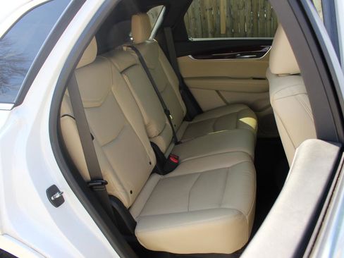 Used 2018 Cadillac XT5 Luxury w/ Driver Awareness Package FWD image 39