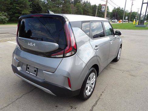 Used 2023 Kia Soul LX FWD image 5