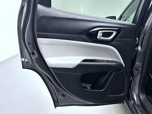 Used 2024 Jeep Compass Limited image 20