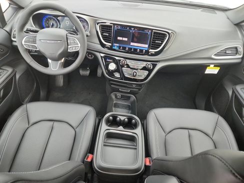 New 2027 Chrysler Pacifica Select FWD image 13