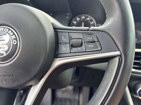 Used 2019 Alfa Romeo Giulia AWD image 15