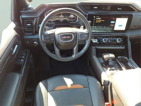 Used 2023 GMC Sierra 1500 AT4 w/ AT4 Premium Package AWD/4WD image 16