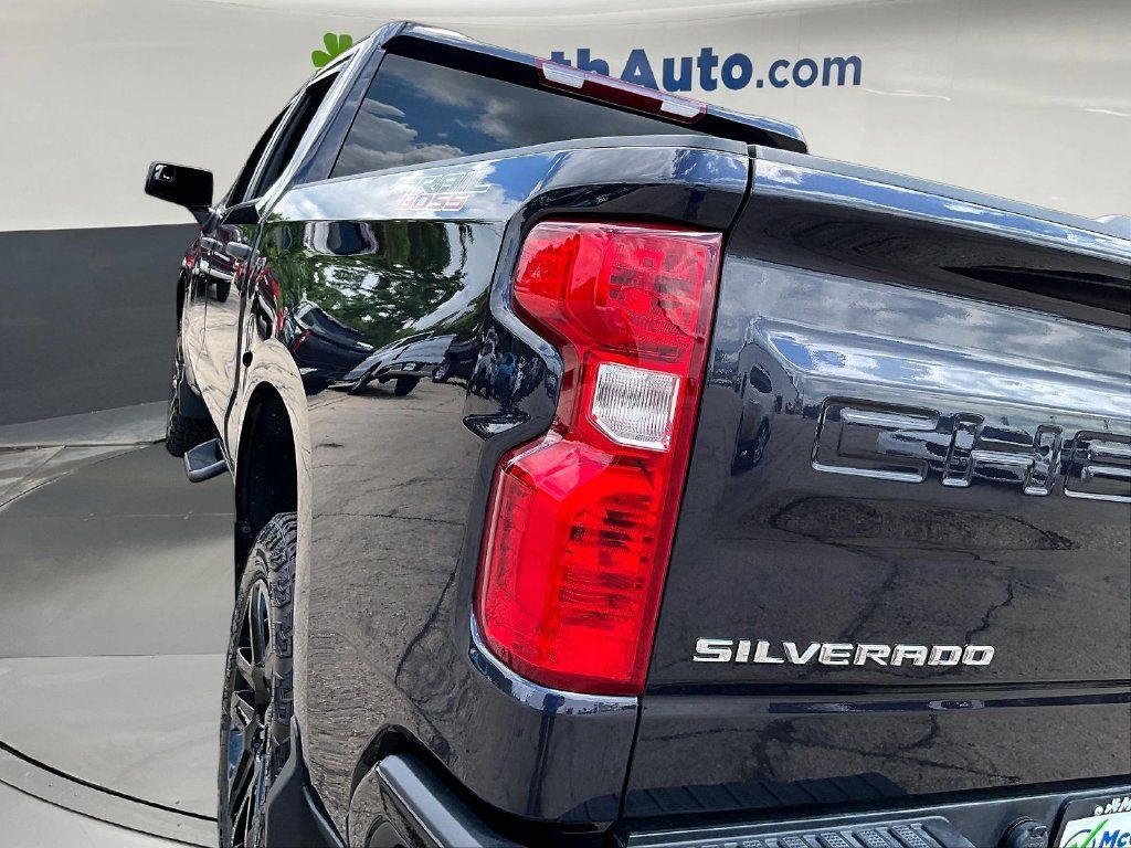 Used 2024 Chevrolet Silverado 1500 Custom Trail Boss AWD/4WD image 26