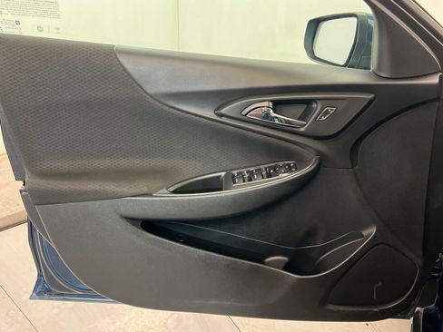 Used 2021 Chevrolet Malibu LT FWD image 16