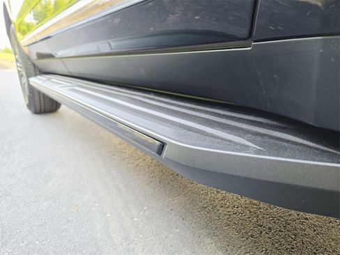 New 2025 GMC Yukon Elevation image 19