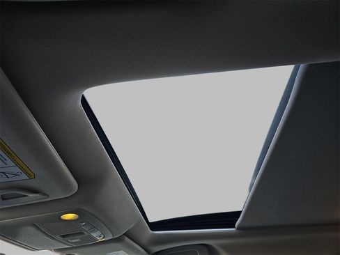 Used 2016 Nissan Rogue SL w/ SL Premium Package image 30