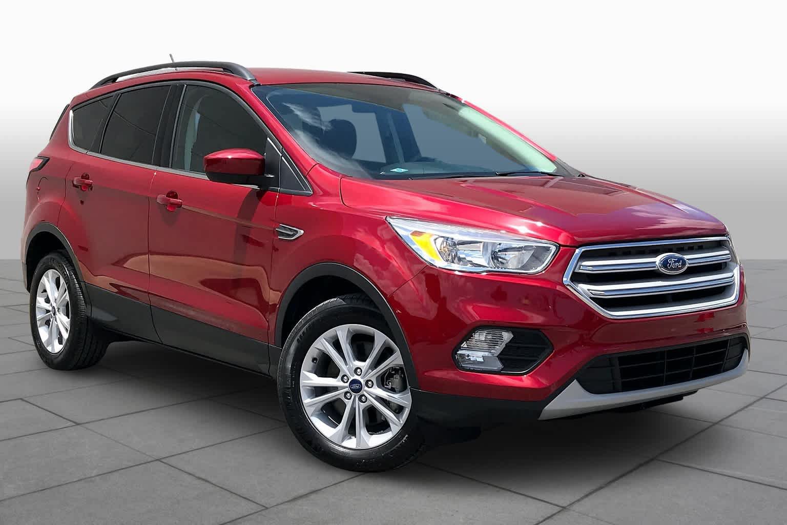 Used 2018 Ford Escape SE w/ SE Sync 3 Package AWD/4WD image 3