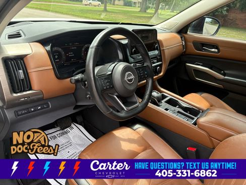 Used 2023 Nissan Pathfinder Platinum w/ Black Appearance Package FWD image 23