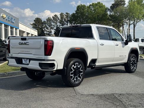 Certified 2025 GMC Sierra 2500 Denali Ultimate AWD/4WD image 10