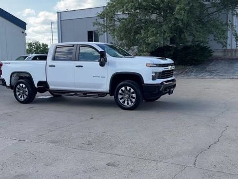 Used 2024 Chevrolet Silverado 2500 Custom w/ Custom Value Package AWD/4WD image 2