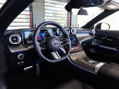 Used 2025 Mercedes-Benz CLE 300 4MATIC Cabriolet image 20