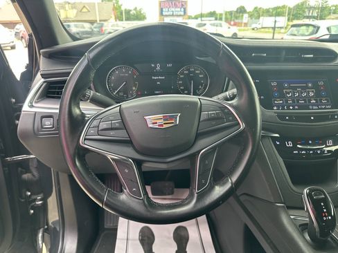 Used 2020 Cadillac XT5 Luxury FWD image 14